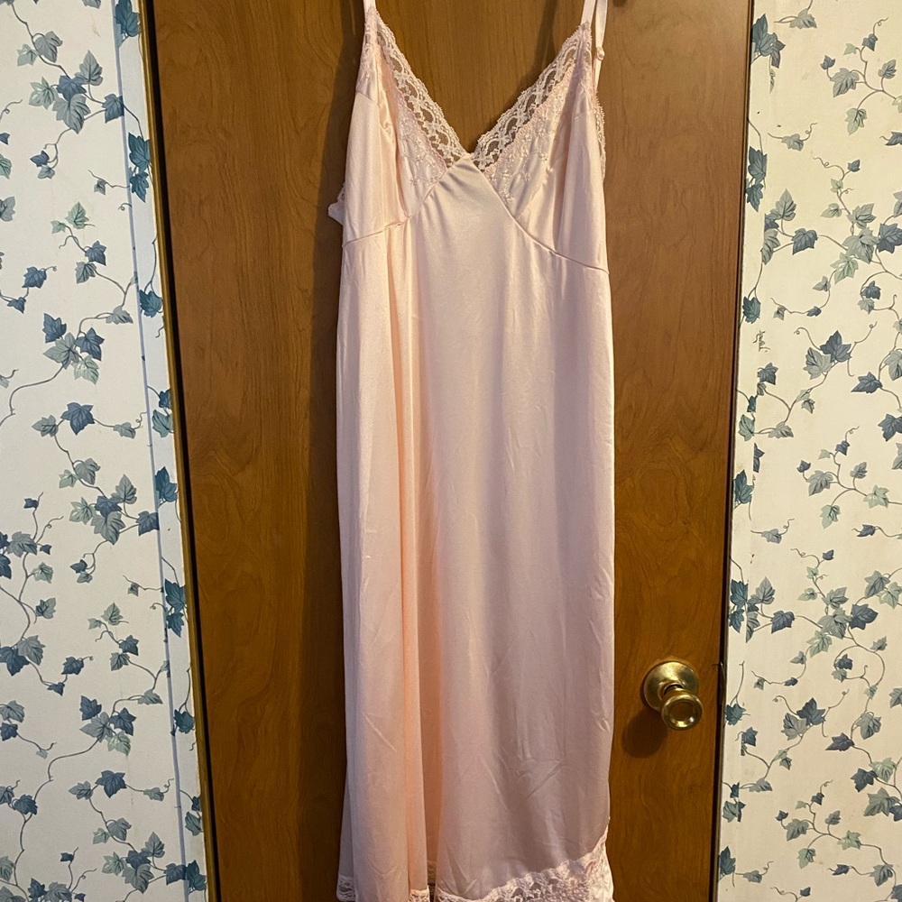 Bestform Lace Trim Slip sz-38 “Vintage”